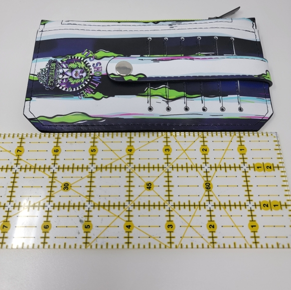 New Horror / Comedy Character Themed Purse Pal Slim Compact Wallet Card Holder - Picture 3 of 5